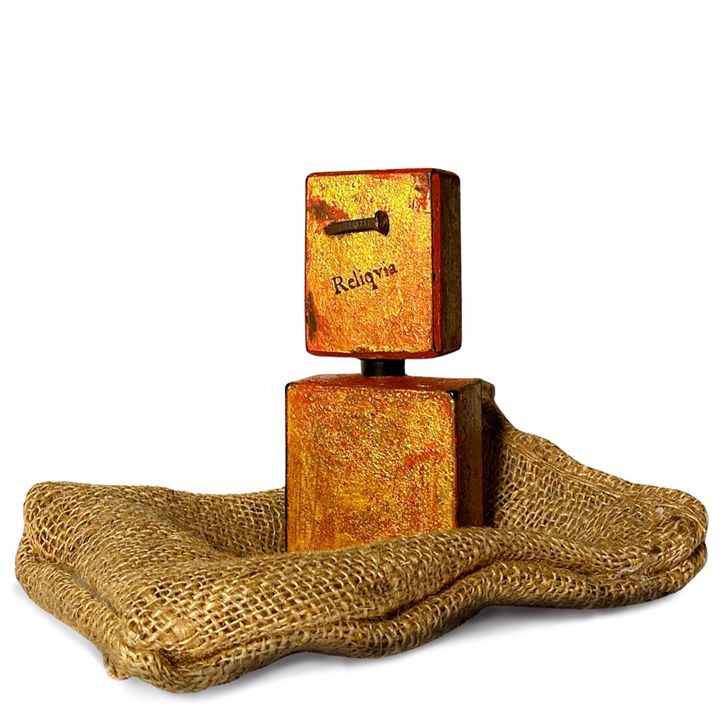 Filippo Sorcinelli Perfumes born in 2014; dedicated to the artistic passions of their creator:
Gothic art, music, photographythe fog.Shop at fragrapedia.com