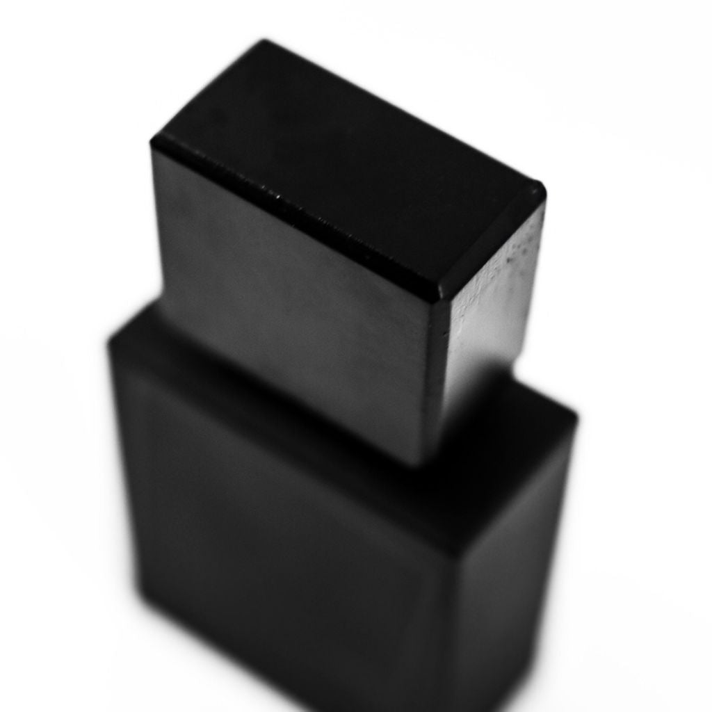 Filippo Sorcinelli Perfumes born in 2014; dedicated to the artistic passions of their creator:
Gothic art, music, photographythe fog.Shop at fragrapedia.com