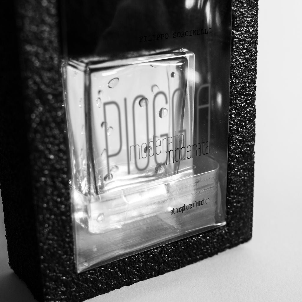 Filippo Sorcinelli Perfumes born in 2014; dedicated to the artistic passions of their creator:
Gothic art, music, photographythe fog.Shop at fragrapedia.com