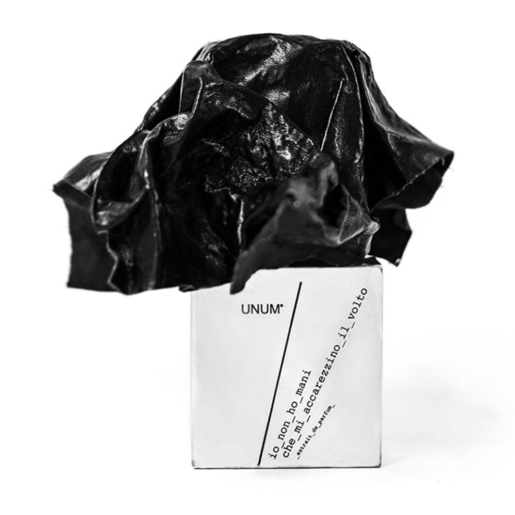 Filippo Sorcinelli Perfumes born in 2014; dedicated to the artistic passions of their creator:
Gothic art, music, photographythe fog.Shop at fragrapedia.com