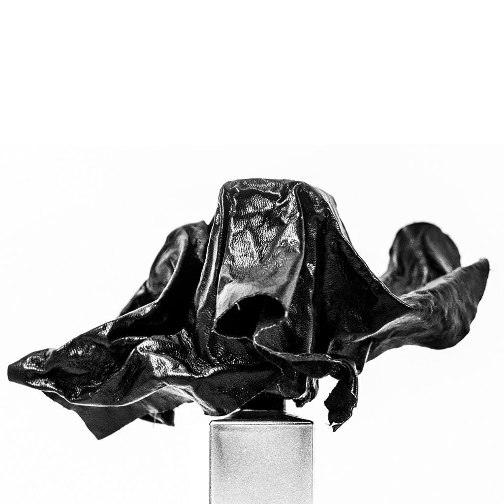 Filippo Sorcinelli Perfumes born in 2014; dedicated to the artistic passions of their creator:
Gothic art, music, photographythe fog.Shop at fragrapedia.com