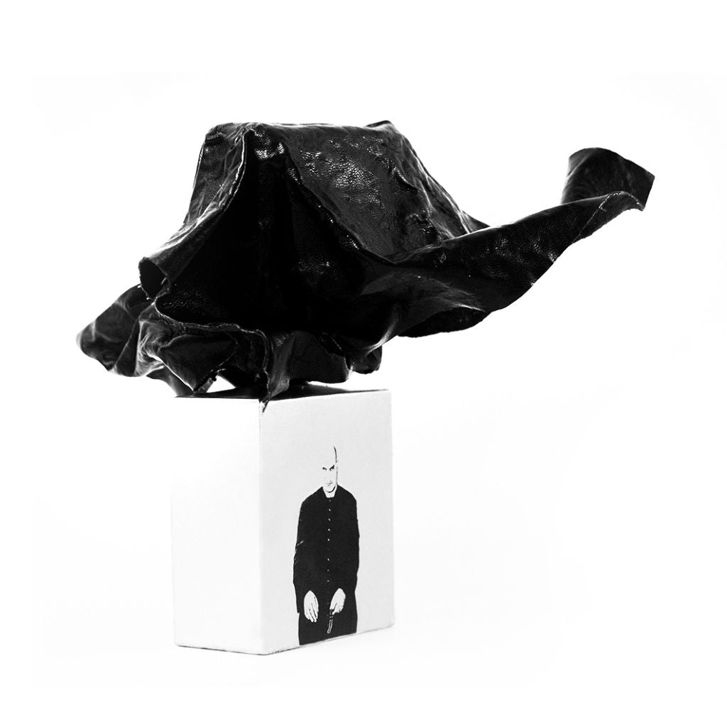 Filippo Sorcinelli Perfumes born in 2014; dedicated to the artistic passions of their creator:
  Gothic art, music, photographythe fog.Shop at fragrapedia.com