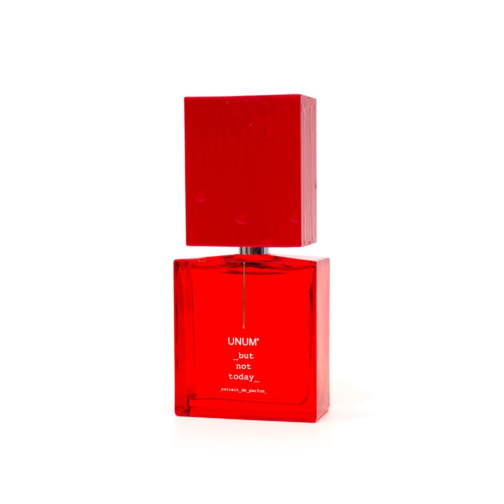 Filippo Sorcinelli Perfumes born in 2014; dedicated to the artistic passions of their creator:
  Gothic art, music, photographythe fog.Shop at fragrapedia.com