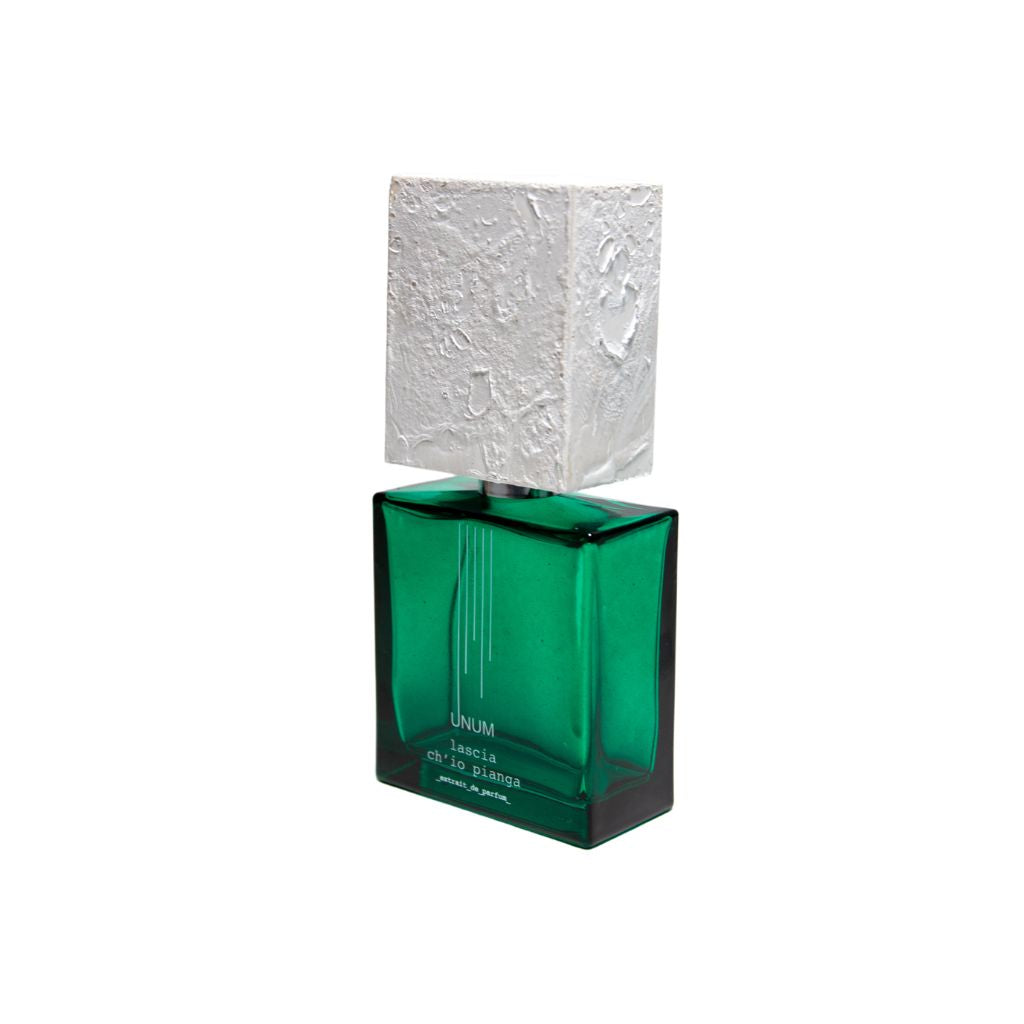 Filippo Sorcinelli Perfumes born in 2014; dedicated to the artistic passions of their creator:
  Gothic art, music, photographythe fog.Shop at fragrapedia.com