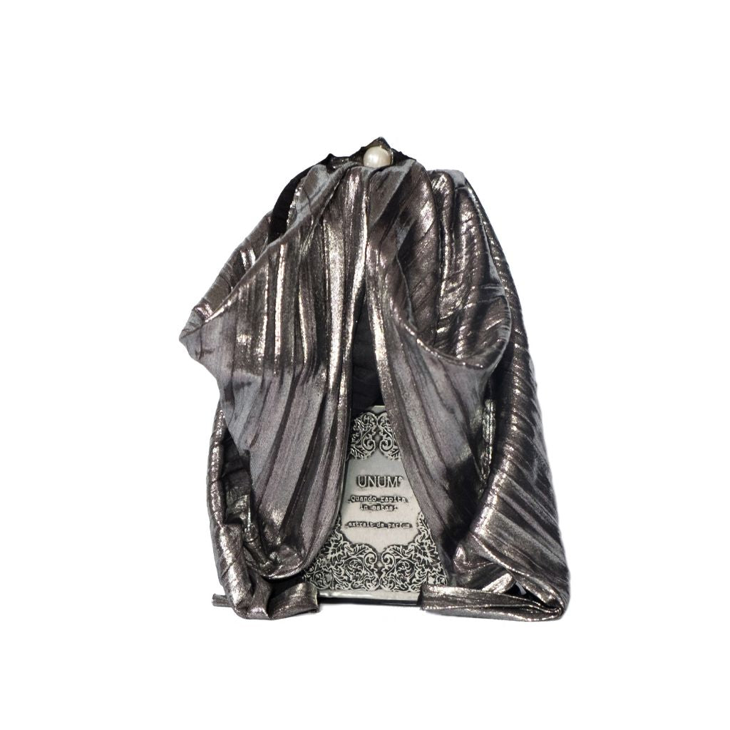 Filippo Sorcinelli Perfumes born in 2014; dedicated to the artistic passions of their creator:
  Gothic art, music, photographythe fog.Shop at fragrapedia.com
